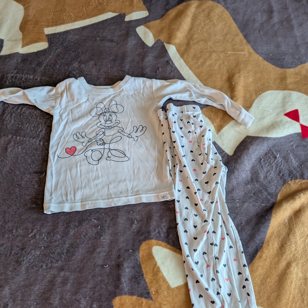 GAP White Pajama Set with Cartoon and Heart Print